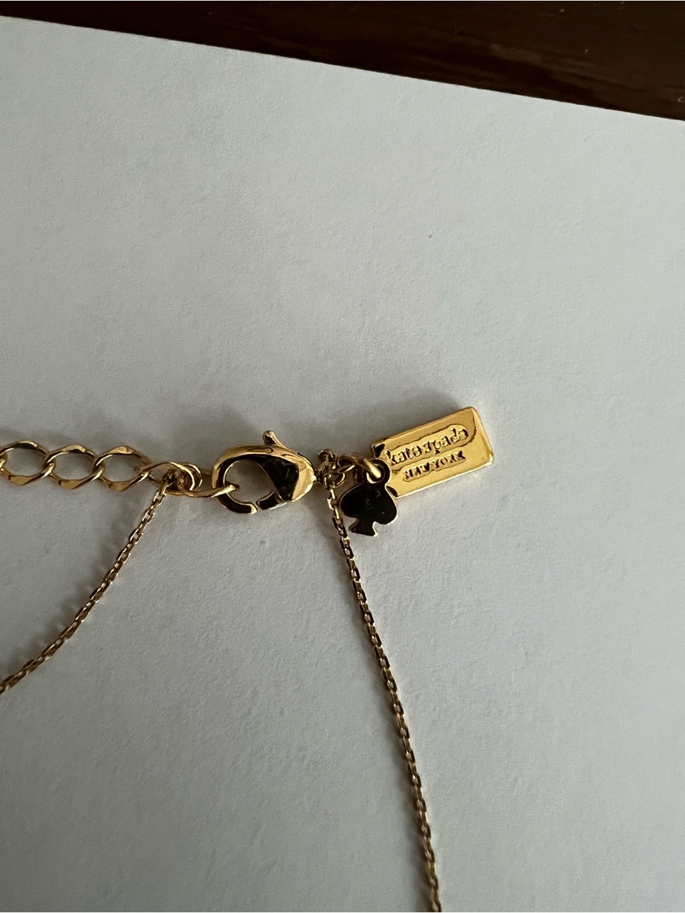 Kate Spade small apple
Studs and mini apple pendant necklace - Picture 4 of 6